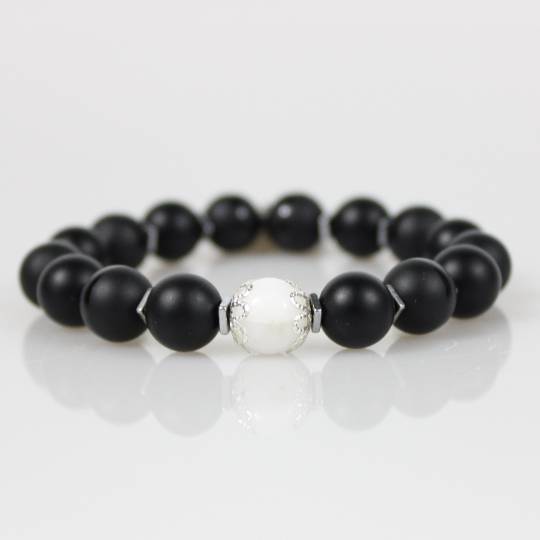 black onyx white jade bead bracelet