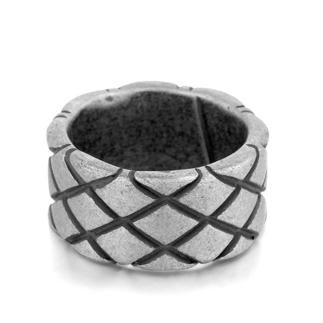 criss cross engraved pattern ring