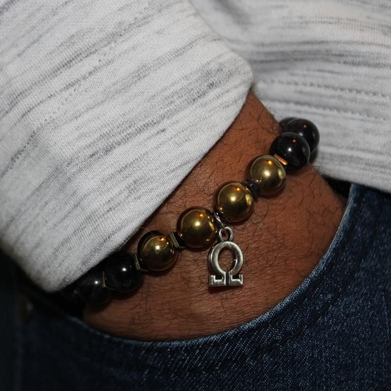 que dog charm bead bracelet